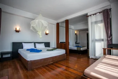 Habitación Triple — Phitharom PP Resort